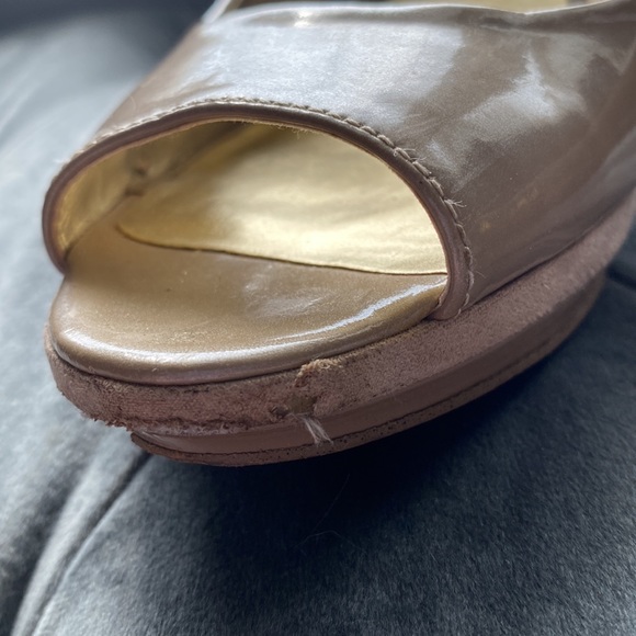 Nine West 7 1/2 Tan Faux Patent Leather Heels - Picture 9 of 14